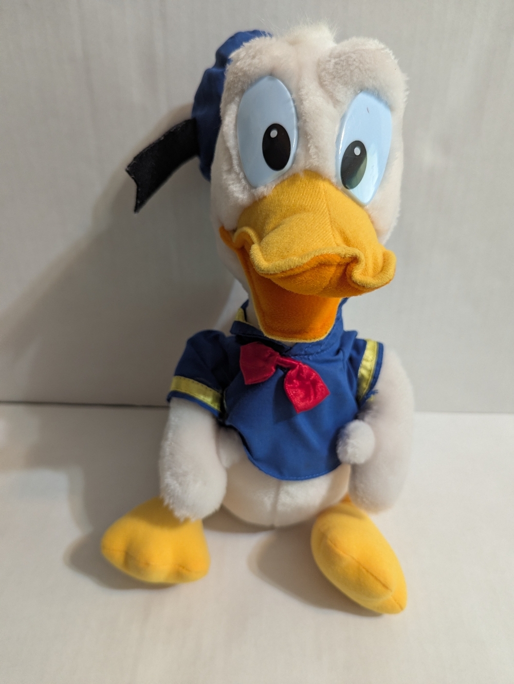 Vintage Donald Duck Hand Puppet Plush Stuffed Animal Walt Disney Co Applause